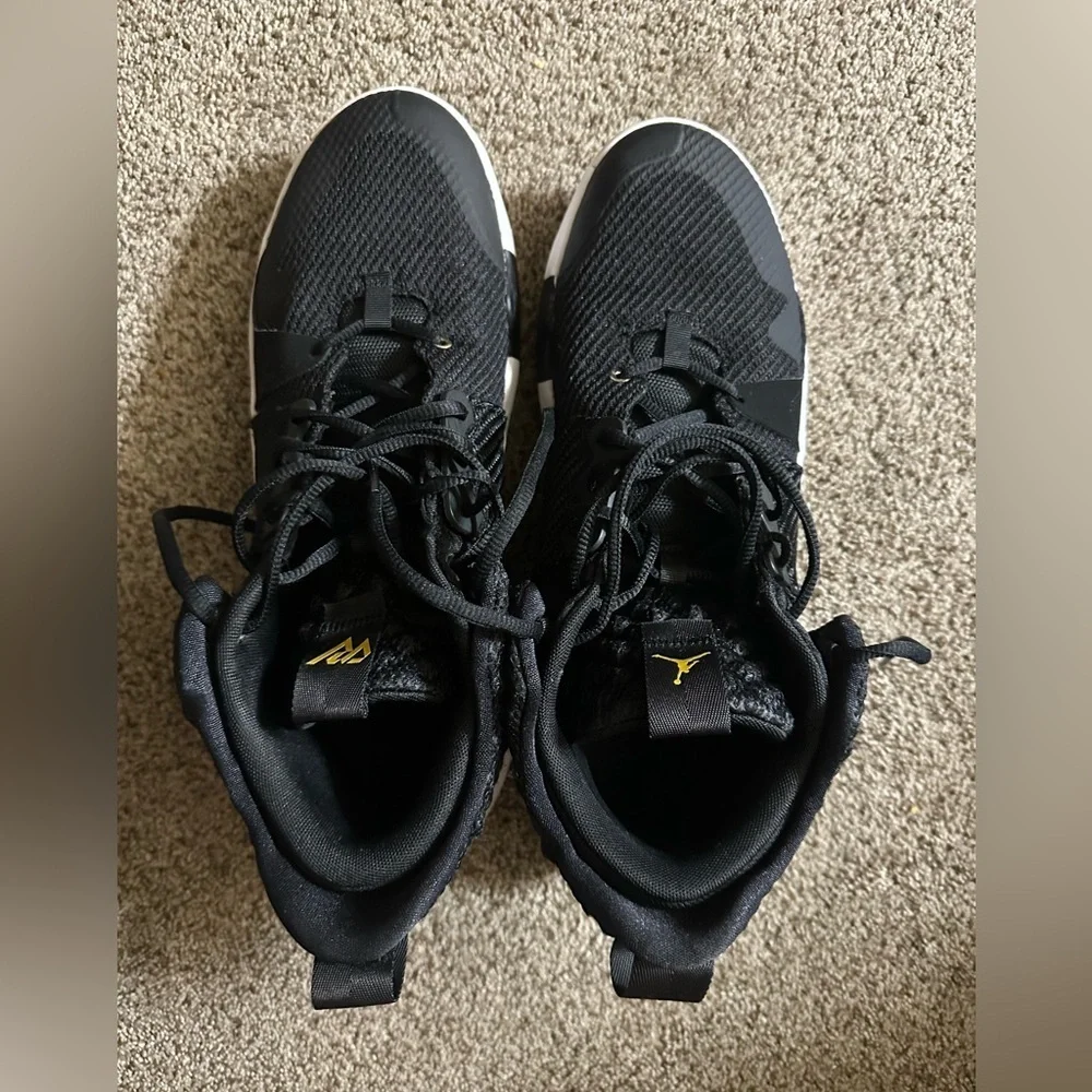 Jordan Men's why not zero.2 basketball shoes.